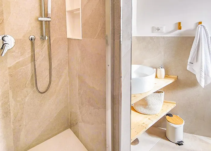 50mt Metro Station - 20min Walking From Colosseum - Romecentralhouse - Elegant And Fully Equipped Apartment